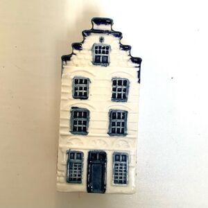 KLM MINIATURE DELFT HOUSE CANAL HOUSE LIQUOR BOTTLE #34 EUC